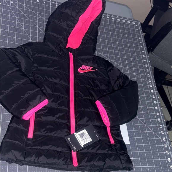 Nike Kids Jacket Black and Pink - Picture 1 of 9